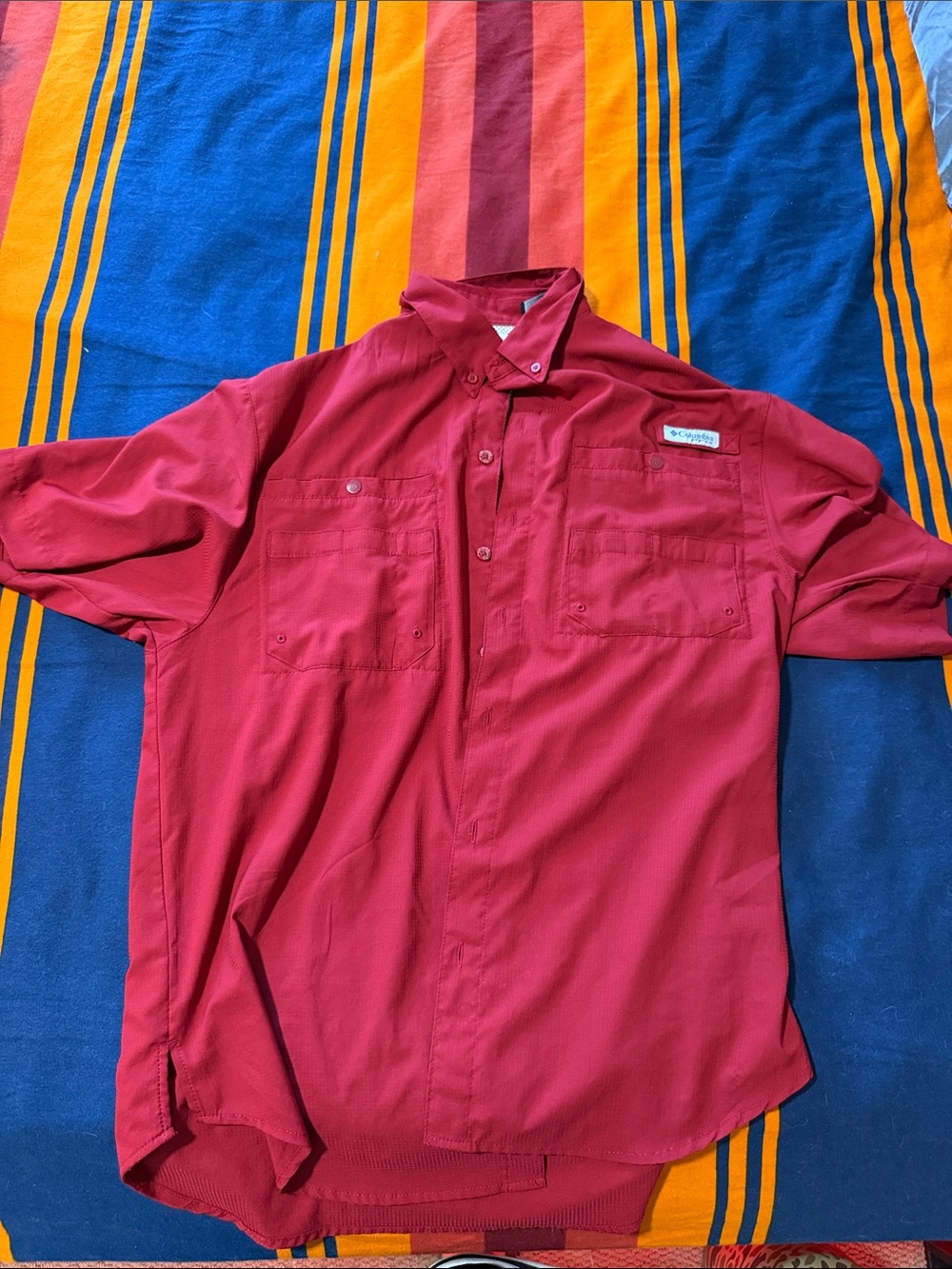 Columbia Men’s Short-Sleeve Button Down Shirt in Red